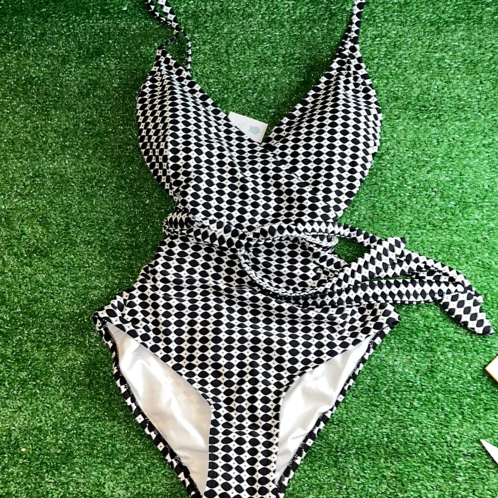 NWT Kona Sol High Coverage One Piece